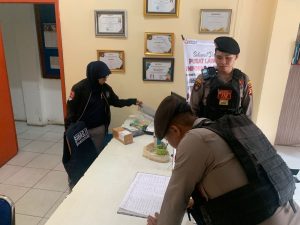 Personel Beat 110 Polresta Balikpapan Tingkatkan Pengamanan di Kantor BAWASLU Kota Balikpapan
