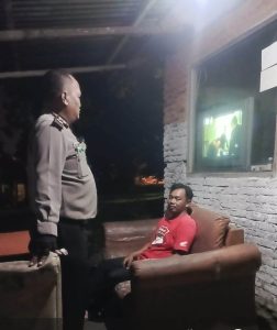 Polsek Medan Tuntungan Gelar Sambang di Poskamling Medan Permai, Sampaikan Pesan Kamtibmas dan Sosialisasikan Bahaya Narkoba