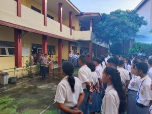 Kapolsek Sirimau Lakukan Penyuluhan Kenakalan Remaja di SMA PGRI Ambon
