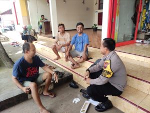 Sambang Warga, Bhabinkamtibmas Polsek Mayong Silaturahmi Dan Sampaikan Pesan Kamtibmas