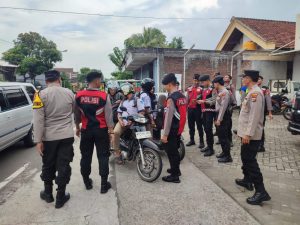 Antisipasi Gangguan Kamtibmas, Polres Tulungagung Siagakan Personel Diperbatasan Dengan Kediri