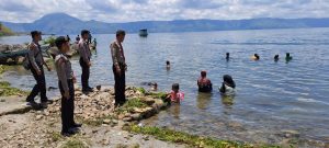 Pastikan Keamanan Dan Kenyamanan Pengunjung Objek Wisata Silalahi, Sat Pamobvit Polres Dairi Tingkatkan Patroli Dialogis