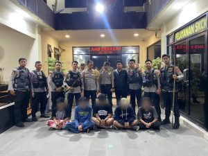 Tim Patroli Perintis Presisi Polres Jakbar Gagalkan Aksi Tawuran, 5 Remaja Berikut Sajam Berhasil Diamankan