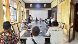 Bhabinkamtibmas Sertai Audiensi Mediasi Permasalahan Tanah di Gunung Tabur
