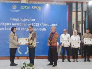 Polresta Jambi mendapat penghargaan peringkat II Satuan Kerja dengan Realisasi PNBP Pemanfaatan BMN Terbesar T.A. 2023.
