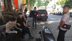 Polsek Banyuglugur Polres Situbondo Melaksanakan Kegiatan Jumat Curhat di Utama Raya