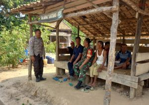 Sinegritas TNI - POLRI ditingkat Desa Kemang Tanduk memberikan pembinaan dan pemeliharaan kamtibmas