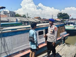 Patroli Di Dermaga Pelabuhan Tradisional Oleh Personel Sat Polairud Polresta Tangerang