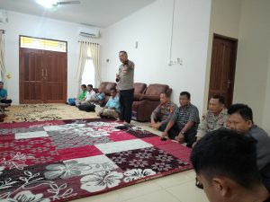 Kapolsek Gunung Tabur Hadiri Pertemuan dengan Manajemen PT. SSD Sambarata dan Tokoh Masyarakat