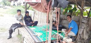 Bhabinkamtibmas Desa Tanjung Menang Patroli sekaligus himbauan dan Berkoordinasi