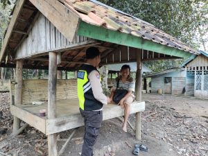 Bhabinkamtibmas Desa Tanjung Telang Bripka Edy Prastio sambang ke warga Binaan sampaikan pesan kamtibmas