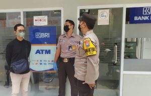 Anggota Polsek Pare Giat Patroli Sambang Obyek Vital di Perbankan 