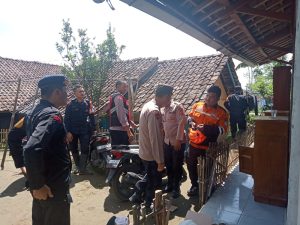 PJ Gubernur Jabar Kunjungi Korban Gempa di Cilawu Garut