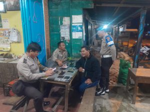 Blue Light Antisipasi Gangguan Kriminalitas di Pasar Kelurahan Sipagimbar