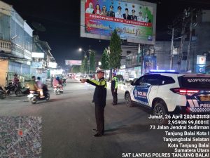 Jaga Kondusifitas Arus Lalu Lintas Sat Lantas Polres Tanjung Balai Melaksanakan Blue Light Patrol Mengitari Kota Tanjung Balai