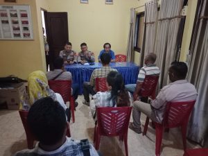 Polsek Talang Ubi Lakukan Mediasi Dengan Warga Desa Benakat Minyak Tuntut Kades dan Ketua BPD Mundur