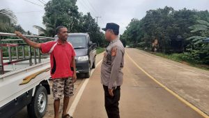 Giat Polsek Jempang Laksanakan Patroli Dialogis Berikan Himbauan Kamtibmas Pada Masyarakat