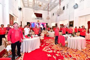 Kapolri Ikut Nobar Timnas Indonesia U-23 vs Uzbekistan Bersama Presiden di Istana