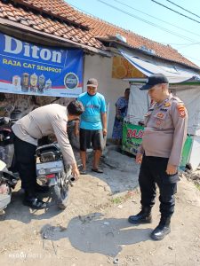 Personil Polsek Pabuaran Polresta Cirebon, tertibkan Knalpot Brong ciptakan keamanan dan keamanan dilingkungan masyarakat.