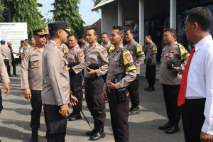 Kapolres Kediri Kota Cek Sikap Tampang Dan Gampol Personel Polsek Kota Kediri