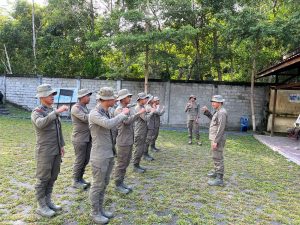 Asah Kemampuan, Personel Brimob Kalteng Latihan Pam VIP dan Menembak