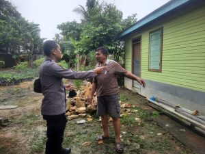 Bhabinkamtibmas Ajak Warga Tanjung Redeb Jadi Polisi Bagi Diri Sendiri untuk Cegah Gangguan Kamtibmas