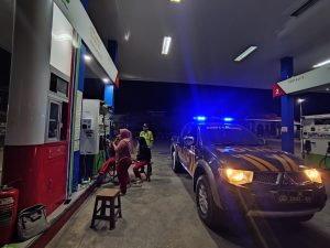 Minimalisir Gangguan Kamtibmas, Polsek Ketapang Lakukan Patroli Malam