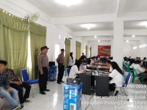 Pengamanan Seleksi Calon Anggota PPK oleh Bhabinkamtibmas Polsek Padang Bolak