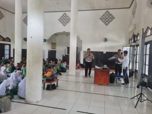 Sat Lantas Polres PPU Sosialisasikan Keselamatan Berlalu Lintas Kepada Siswa di Wilayah Kabupaten PPU