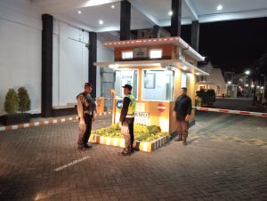 Maksimalkan Patroli Perintis Presisi, Polsek Mojoroto Singgah di Perumahan