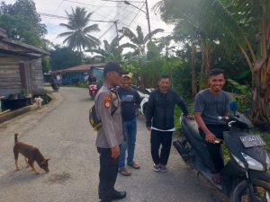 Bhabinkamtibmas Sambangi RT 03 Kampung Binaan: Ajak Warga Jaga Kebersamaan dan Ketertiban