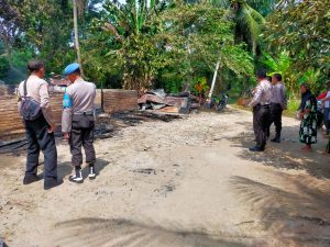 Polsek Perdagangan Cepat Tanggap Evakuasi Kebakaran di Bandar Masilam, Kerugian Capai 60 Juta Rupiah