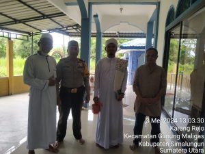 Polsek Bangun Hadirkan Jumat Barokah di Masjid Al-Hidayah, Sampaikan Pesan Kamtibmas