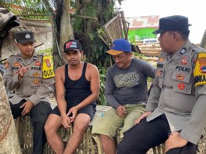 Personil Polsek Pamukan Selatan Laksanakan Kegiatan Jum'at Curhat di Desa Talusi