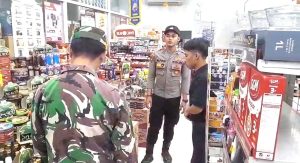 Sinergitas TNI-POLRI Patroli Objek Vital, Polsek Pronojiwo Antisipasi Aksi Premanisme dan Tindak Pidana 3C