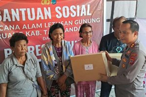 Polres Bitung dan Bhayangkari Berikan Tali Asih kepada Pengungsi Gunung Ruang di Rusunawa BLK