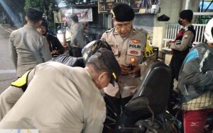 Razia Gabungan Rayon 6 Polrestabes Surabaya Ciptakan Kondusifitas Kamtibmas Malam Hari
