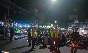 Polsek Pesantren Pam Pengajian Malam Selasa di Langgar Kulon Jamsaren