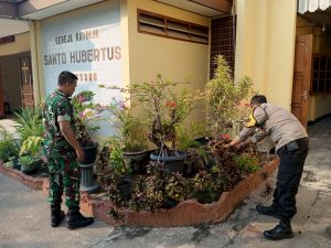 Sinergitas TNI POLRI Berikan Pengamanan Giat Perayaan Kenaikan Isa Al Masih di Gereja Santo Hubertus Kertosono