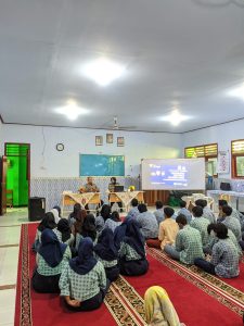Polsek Warujayeng Bekali Kelulusan Siswa SMA Muhammadiyah Tanjunganom