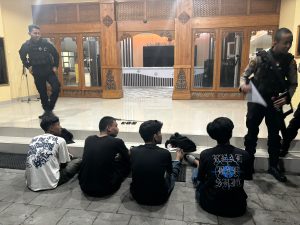 Tim Sparta Polresta Surakarta Amankan Lima Pemuda Membawa Senjata Tajam di Banjarsari