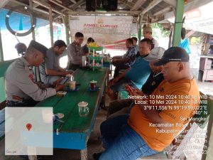 Kapolsek Perdagangan Ajak Warga Jaga Kamtibmas Pasca Pemilu dalam 'Jumat Curhat' di Kafe Salak