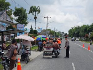 Polsek Raya Gelar Strong Point dan Pengaturan Lalu Lintas untuk Kelancaran Arus di Jalan Sutomo