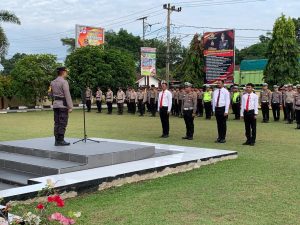 40 Anggota Polres Kampar Berprestasi serta Berdedikasi Tinggi, Terima Penghargaan dari Kapolres Kampar