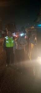 Patroli Malam Personil Polsek Medan Barat layani/bantu masyarakat humanis mobile ke pemukiman dan jalan raya Antisipasi Balap-Liar, 3C, Tawuran dan Kejahatan Jalanan di Wilkumnya