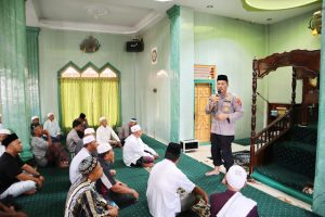 Kapolres Padangsidimpuan Sholat Jum'at dan Berdialog Bersama Warga Kelurahan Kayu Ombun