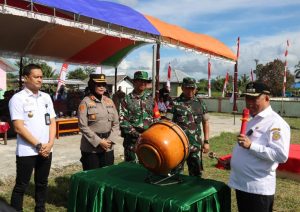 Kapolres Buru hadir dalam Upacara TMMD ke-120 yang dilaksanakan di desa waeleman kecamatan Waelata Kabupaten Buru