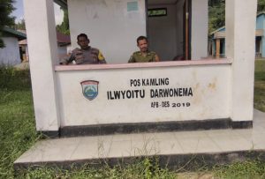 Bhabinkamtibmas Desa Kaiwatu Lakukan Pembinaan Satkamling Sebagai Upaya Penguatan Potensi Masyarakat