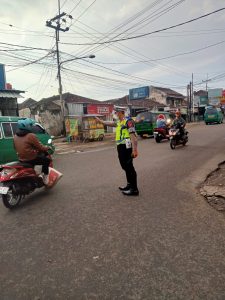 Langkah Preventif Personil Lantas Polsek Cicalengka Polresta Bandung Pengaturan Lalulintas untuk mengurangi kemacetan