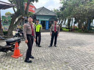 Personel Pam Obvit Samapta Polres Batu Patroli Wisata Wujudkan Kamtibmas Yang Kondusif